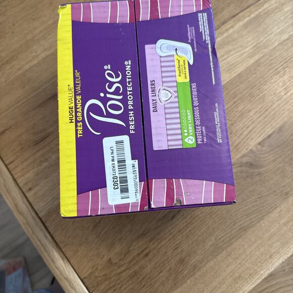 Poise Daily Liners Regular Length Very Light Absorbency 126 Ct - Picture 2 of 3
